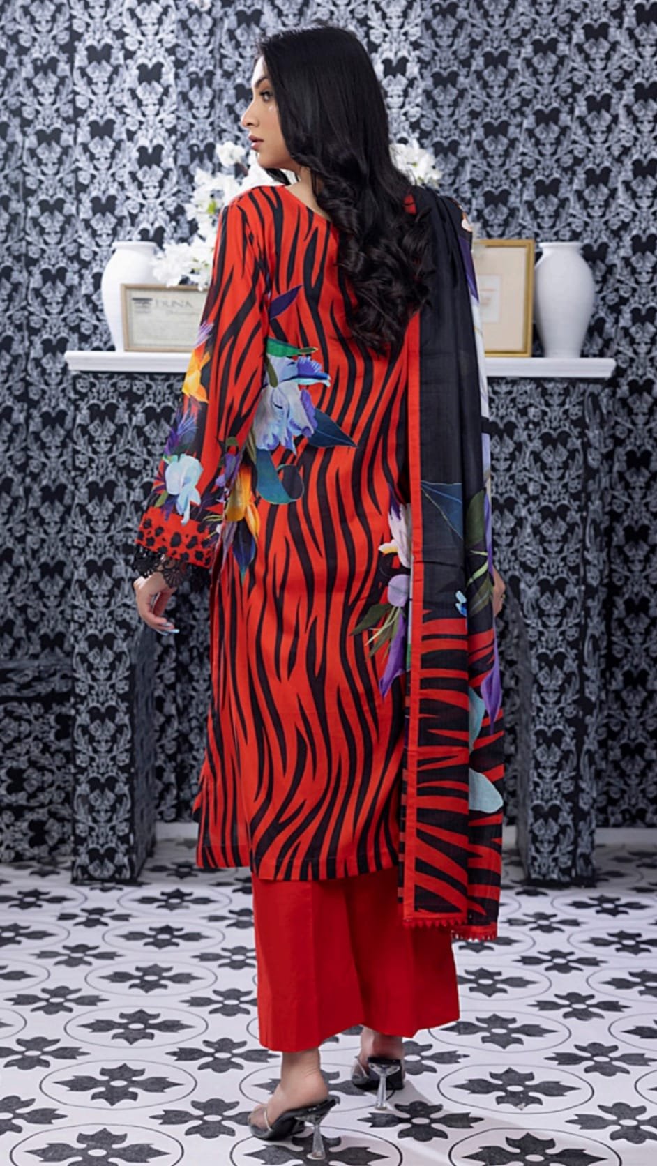 Unstitched Pure Lawn Suit - D04 - Image 2