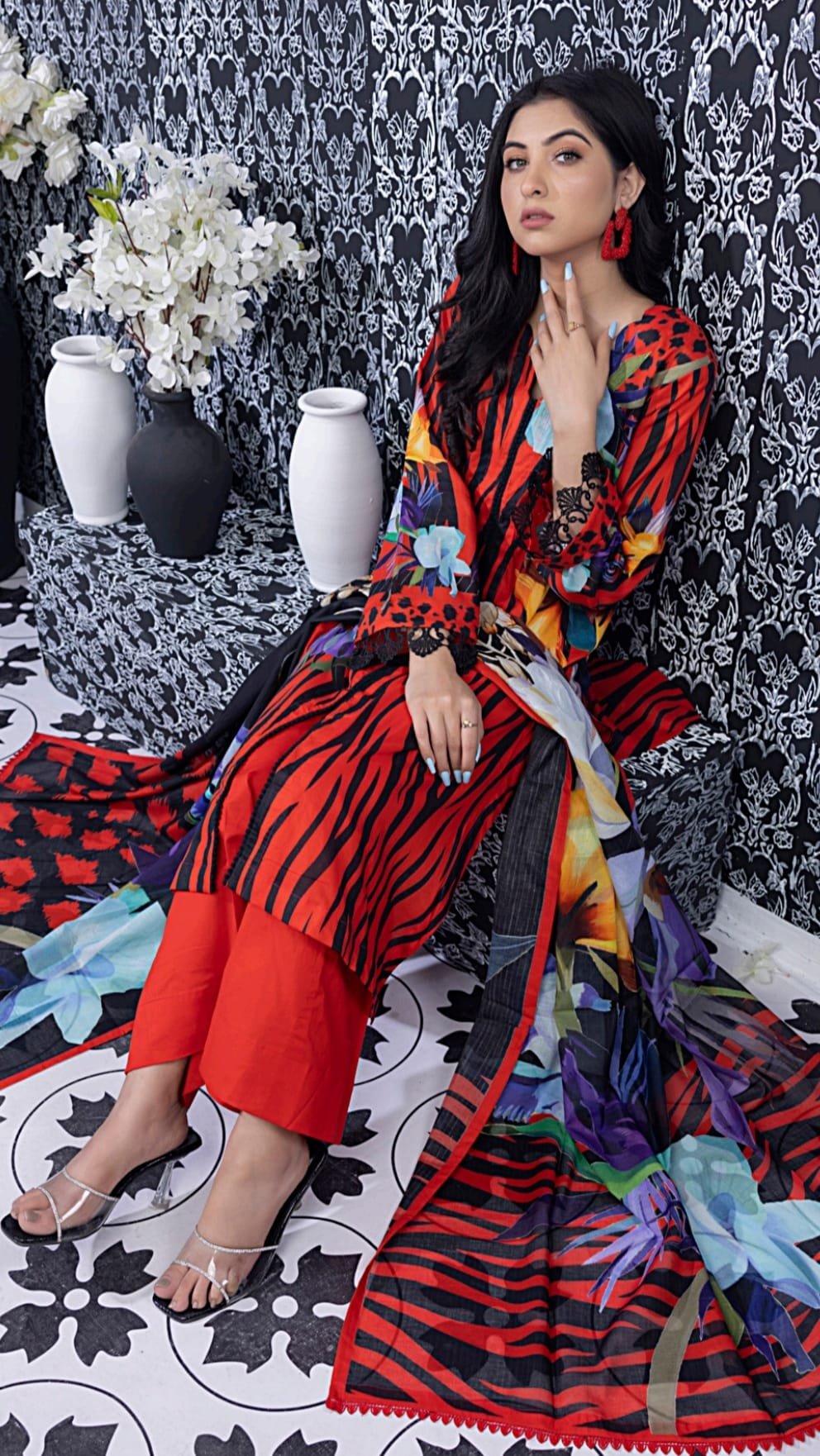 Unstitched Pure Lawn Suit - D04 - Image 3