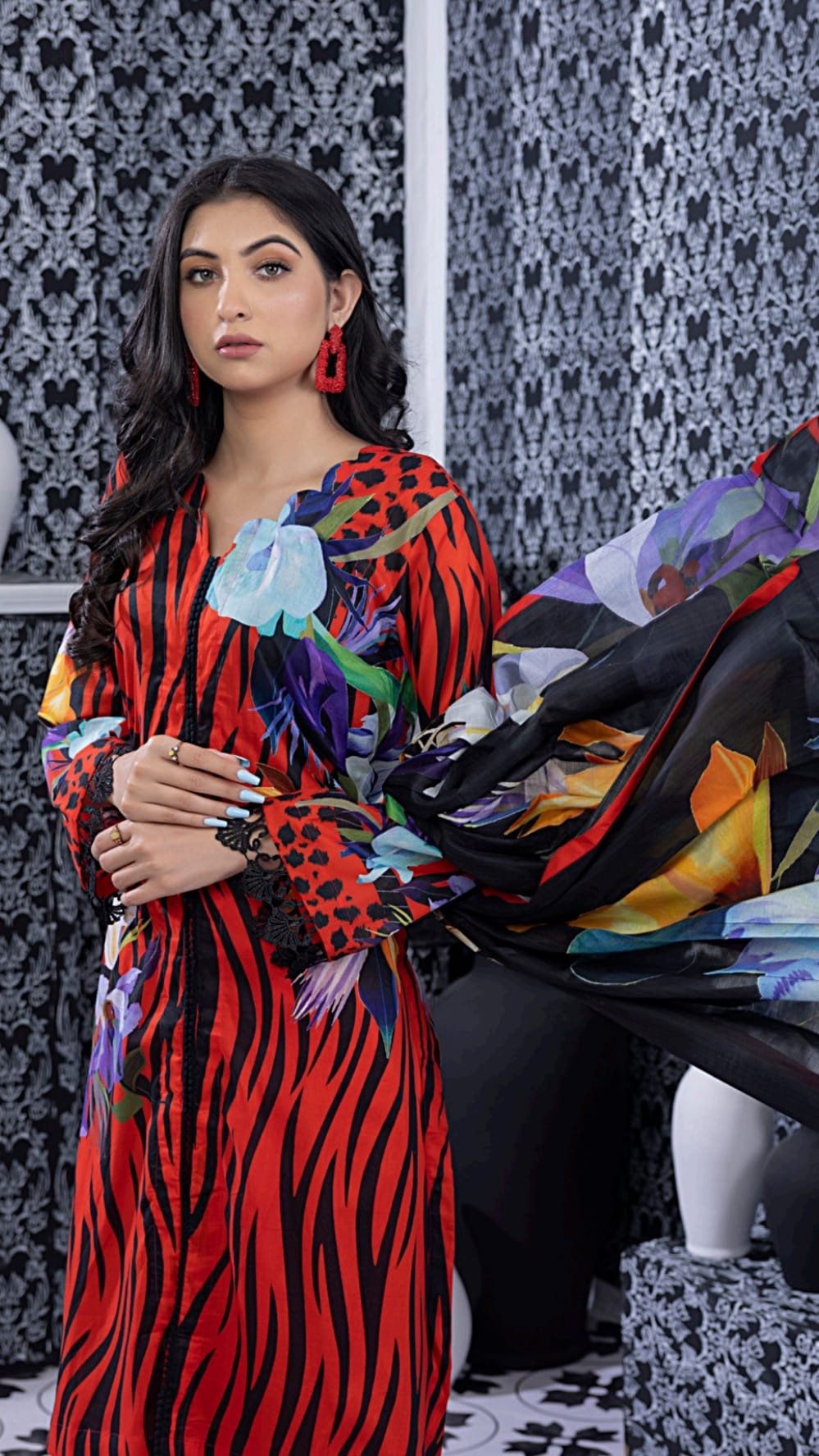 Unstitched Pure Lawn Suit - D04 - Image 4