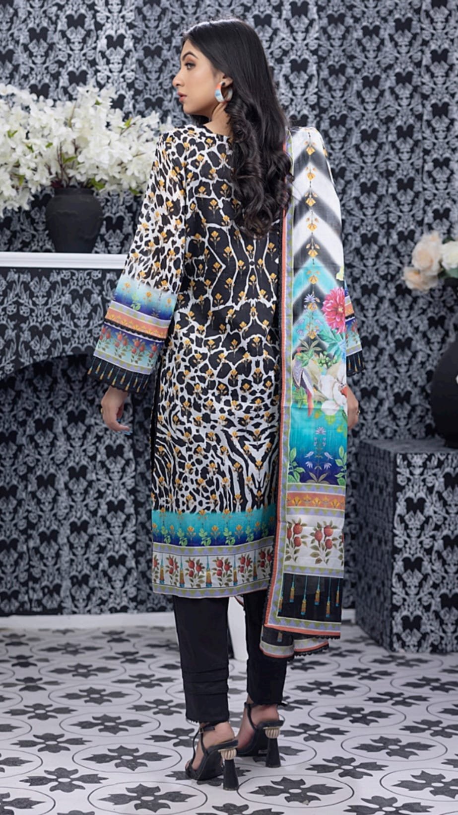 Unstitched Pure Lawn Suit - D08 - Image 2
