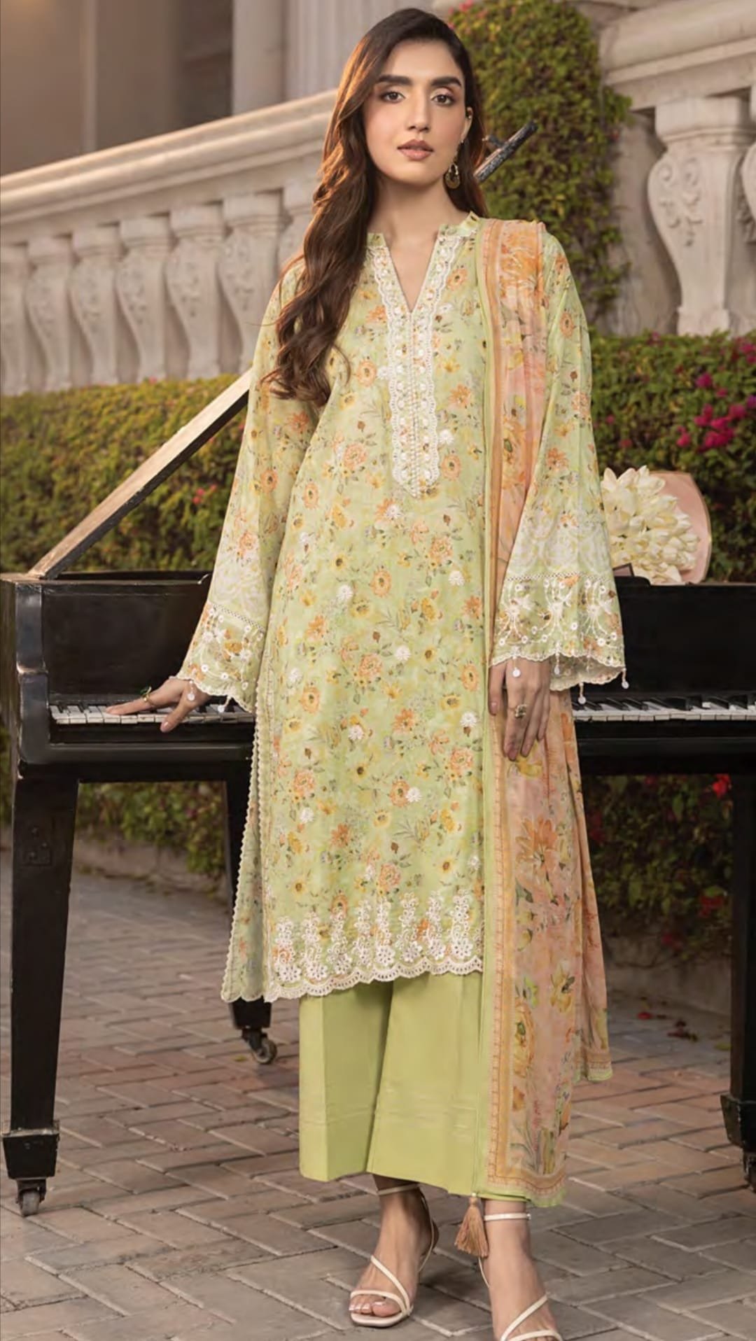 Unstitched Embroidered Lawn Suit - D01