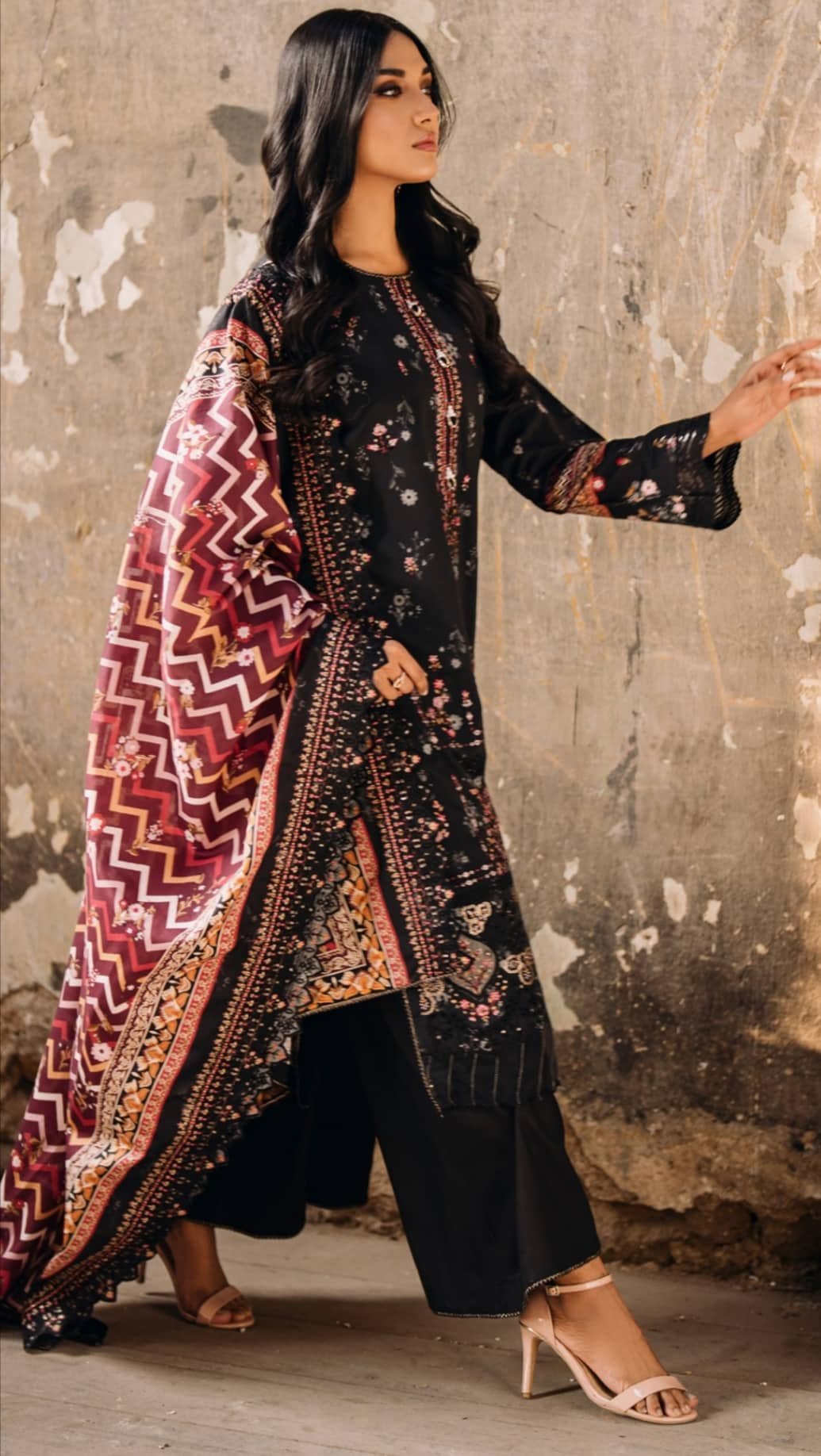 Salina Cutwork Embroidered Lawn 2025 - D10 - Image 3