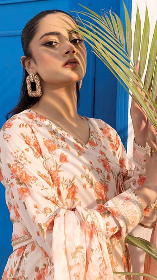 Lakhany Printed Lawn Suits - D04 - Image 4