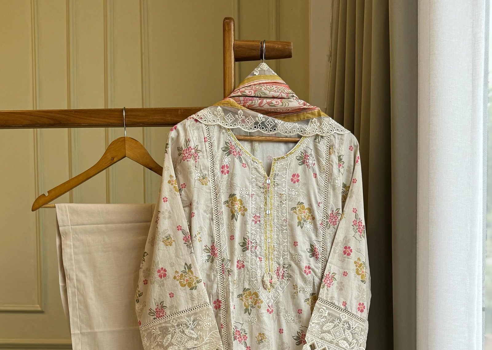 Luxury Embroidered Pakistani Suit- 06 - Image 2