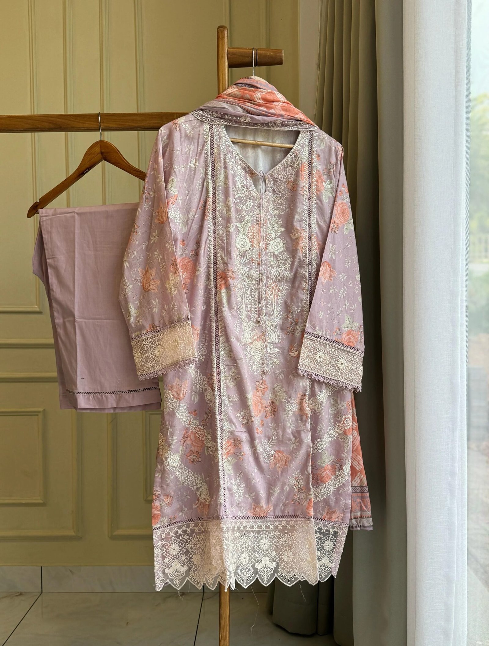 Luxury Embroidered Pakistani Suit - 07