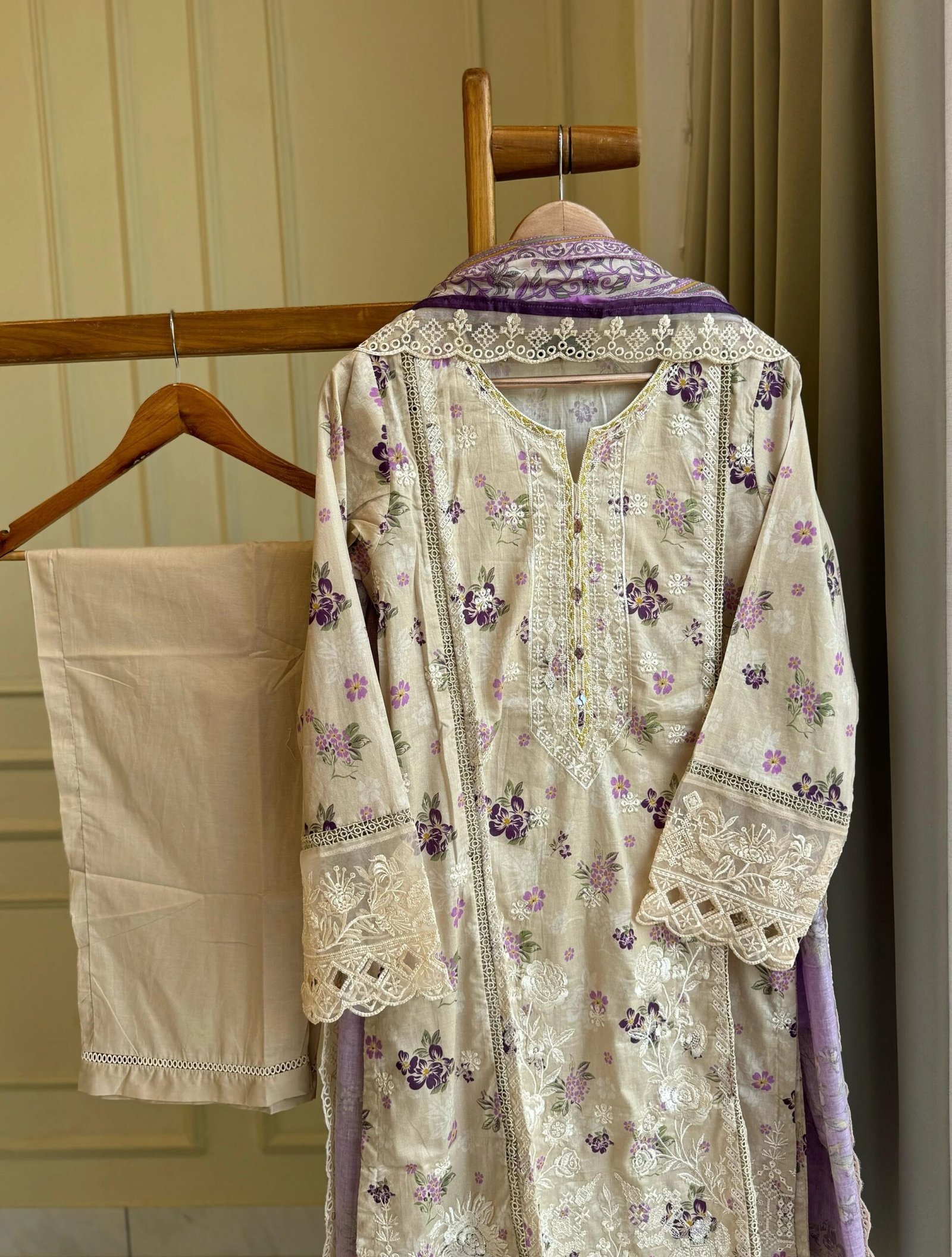 Luxury Embroidered Pakistani Suit - 09 - Image 2