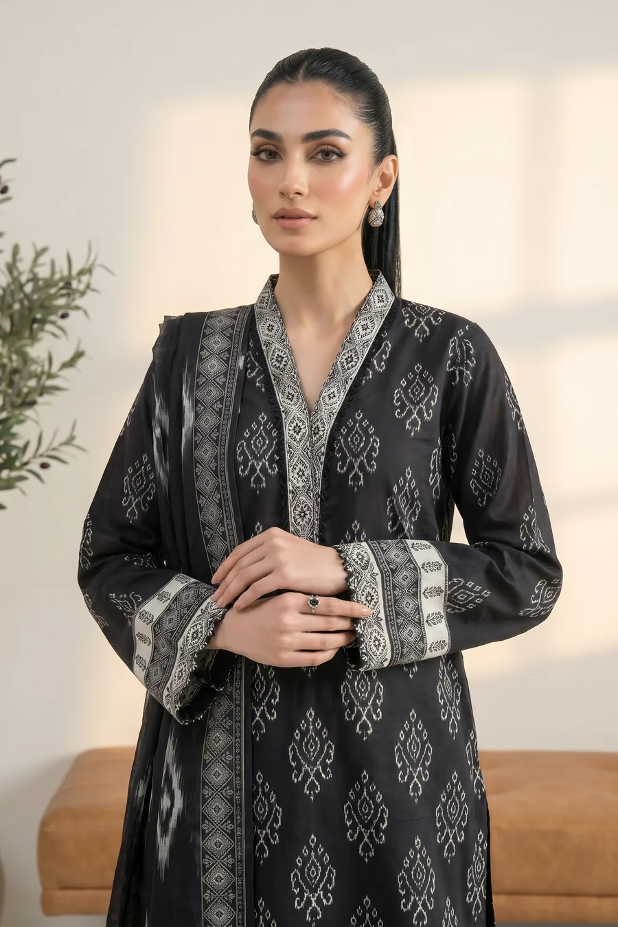 Minimalist White Lawn Suit with Black Prints - LK005 - Image 3