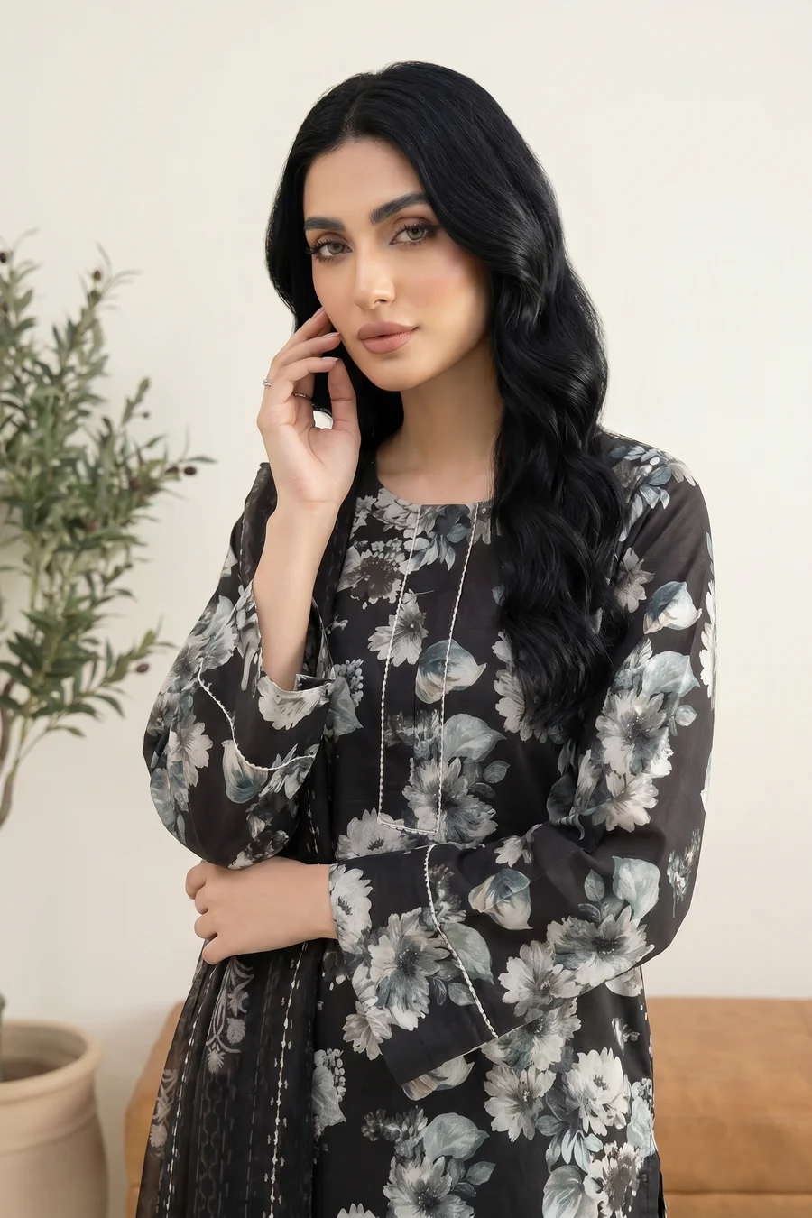 Floral Pattern Black & White Printed Lawn Suit - LK007 - Image 3