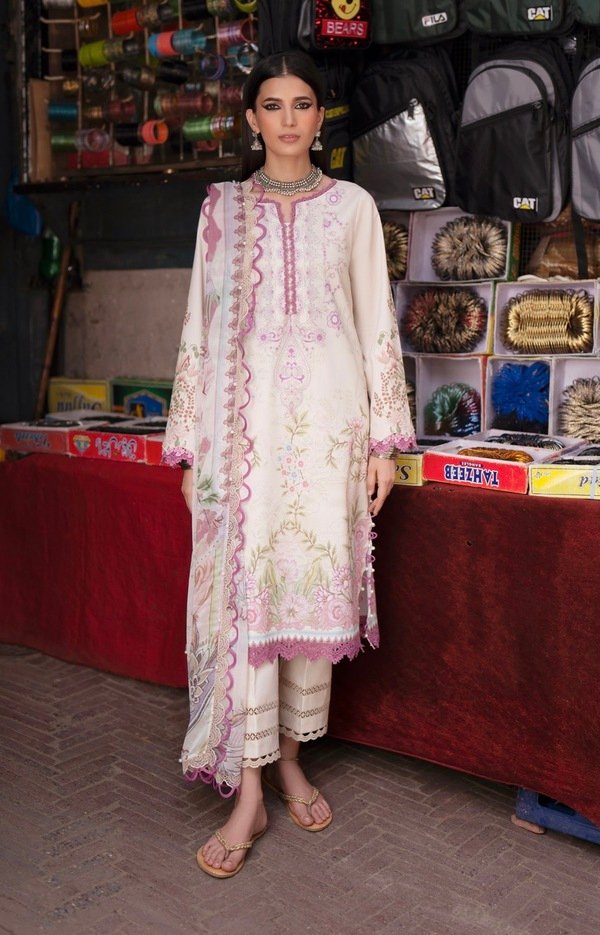 Stylish Pakistani lawn suit with chiffon dupatta